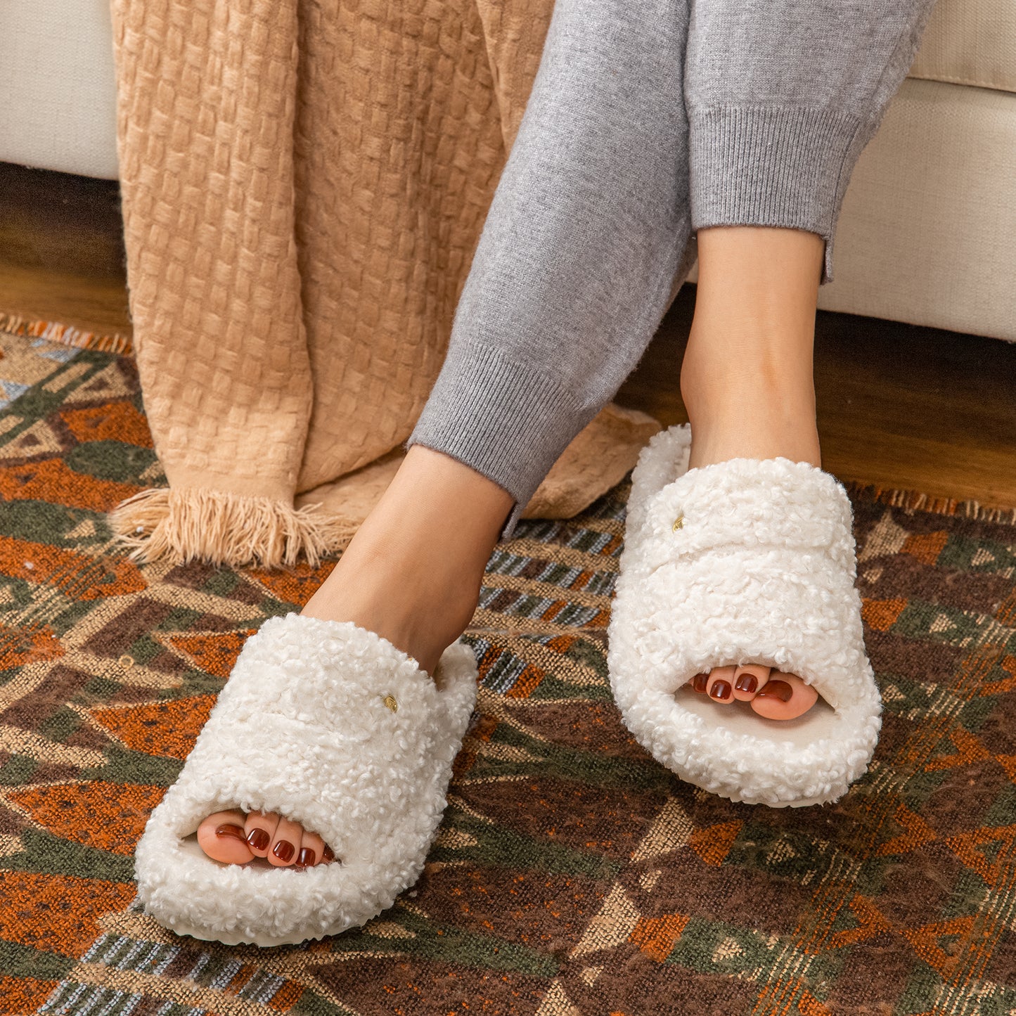EverFoams Women's Fashionable Open-toe Slippers with Cozy Plush Non-Slip Sole