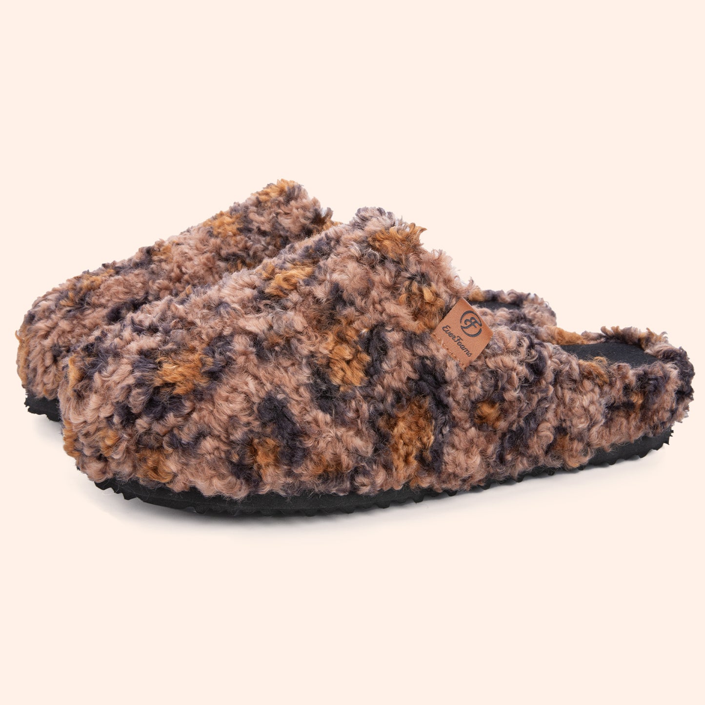 EverFoams Women‘s Fuzzy Clog Slippers